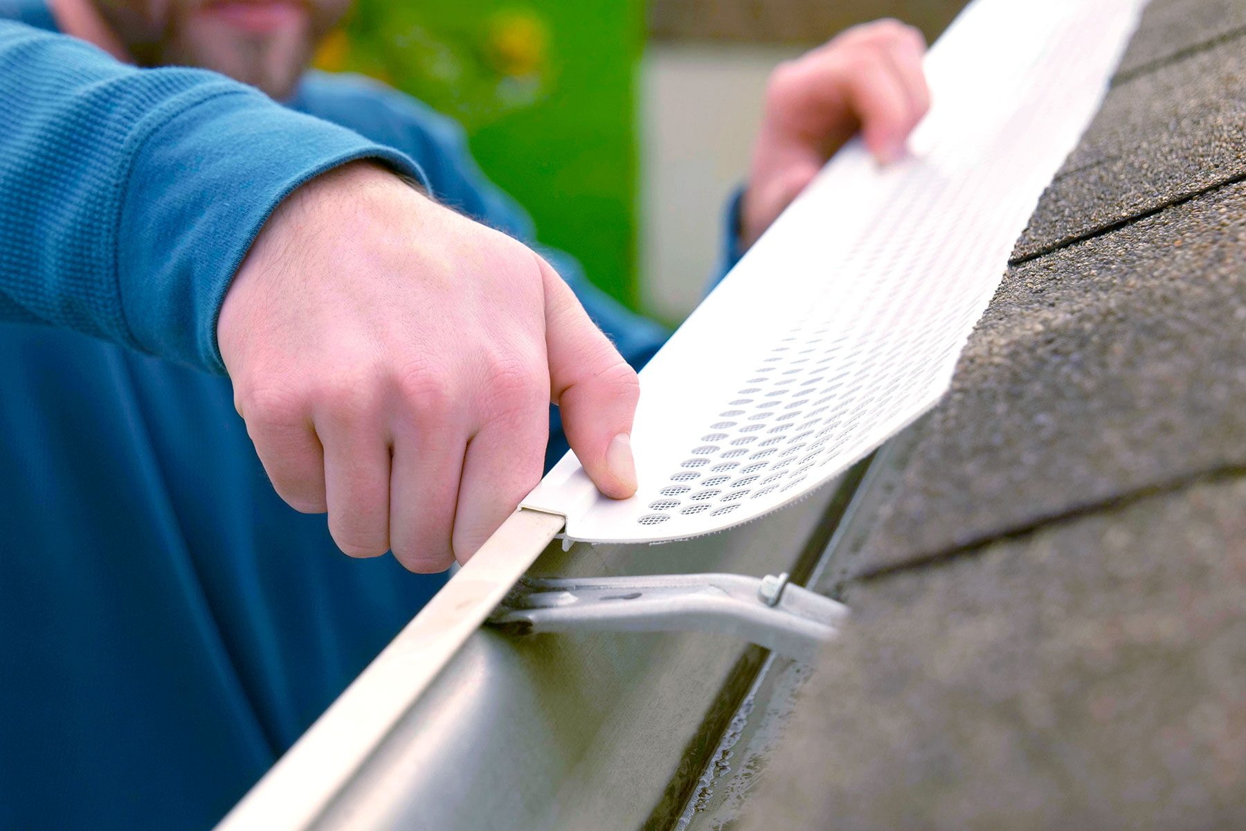 Clip guard to gutter