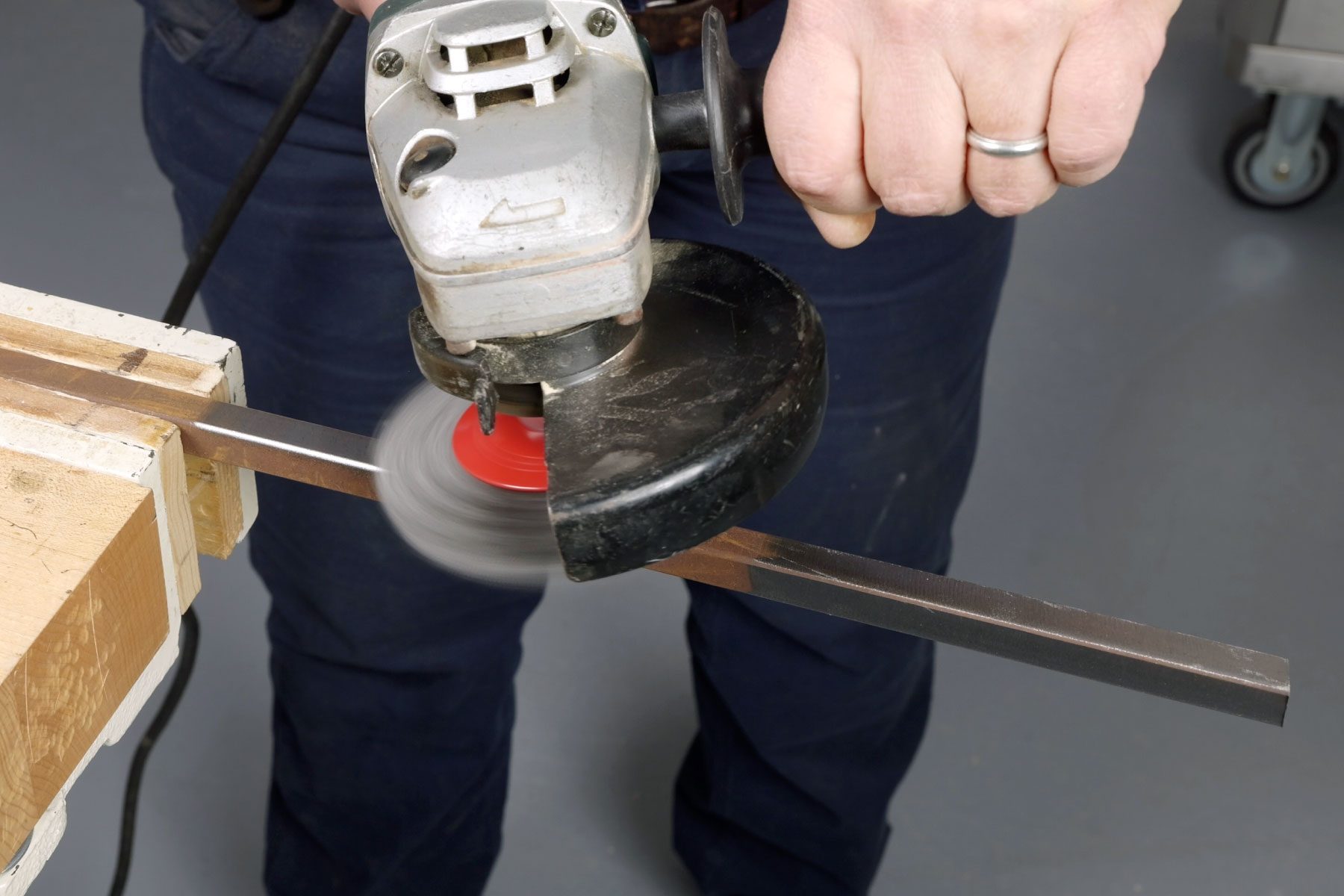 How To Use An Angle Grinder Wire Wheels